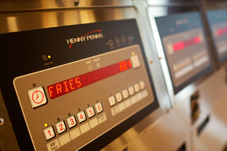 Elektricne-friteze-serija-900/digitalna-profesionalna-friteza-kfc-mcdonalds-ofe-321-komande